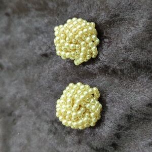 Vintage Unmarked Women's Faux Pearl Beaded Pierced Earrings w/Gold Tone Backing